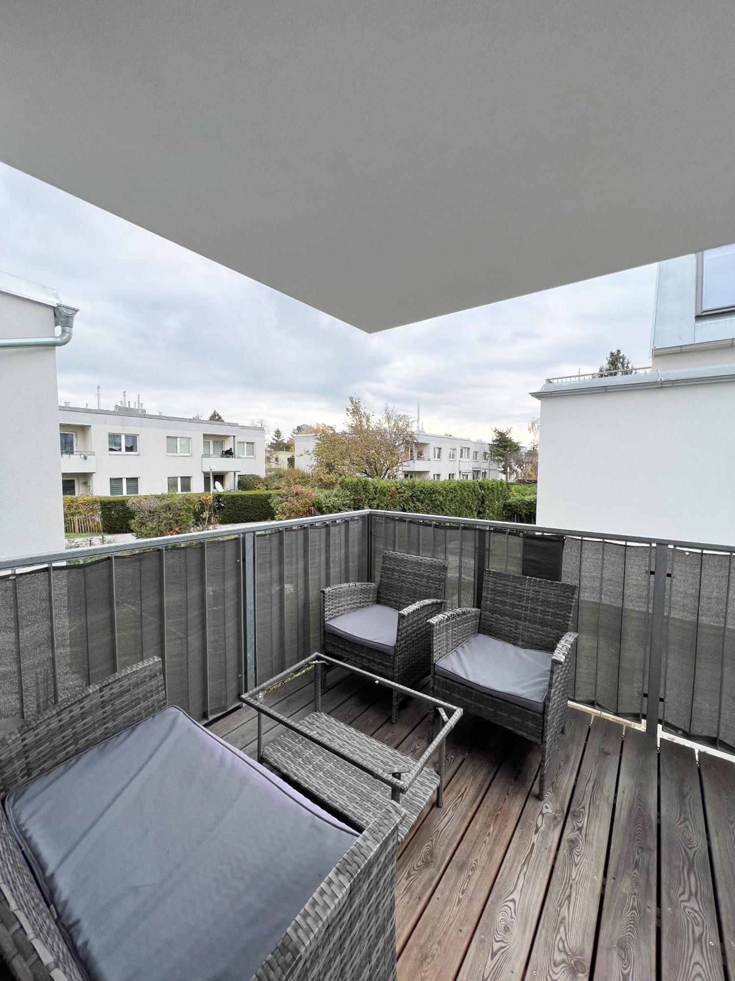 Modern Apartment W/ Cozy Balcony Near City Center Виена Екстериор снимка