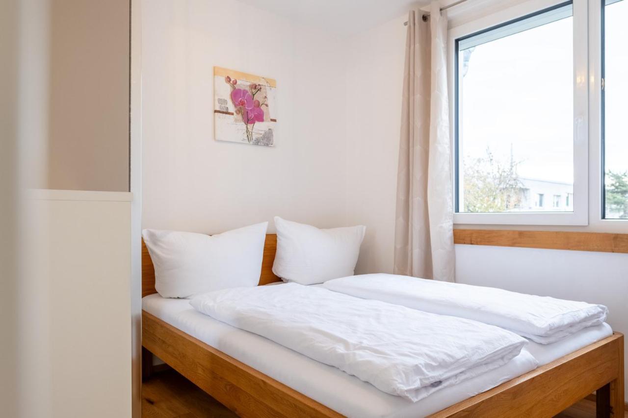 Modern Apartment W/ Cozy Balcony Near City Center Виена Екстериор снимка