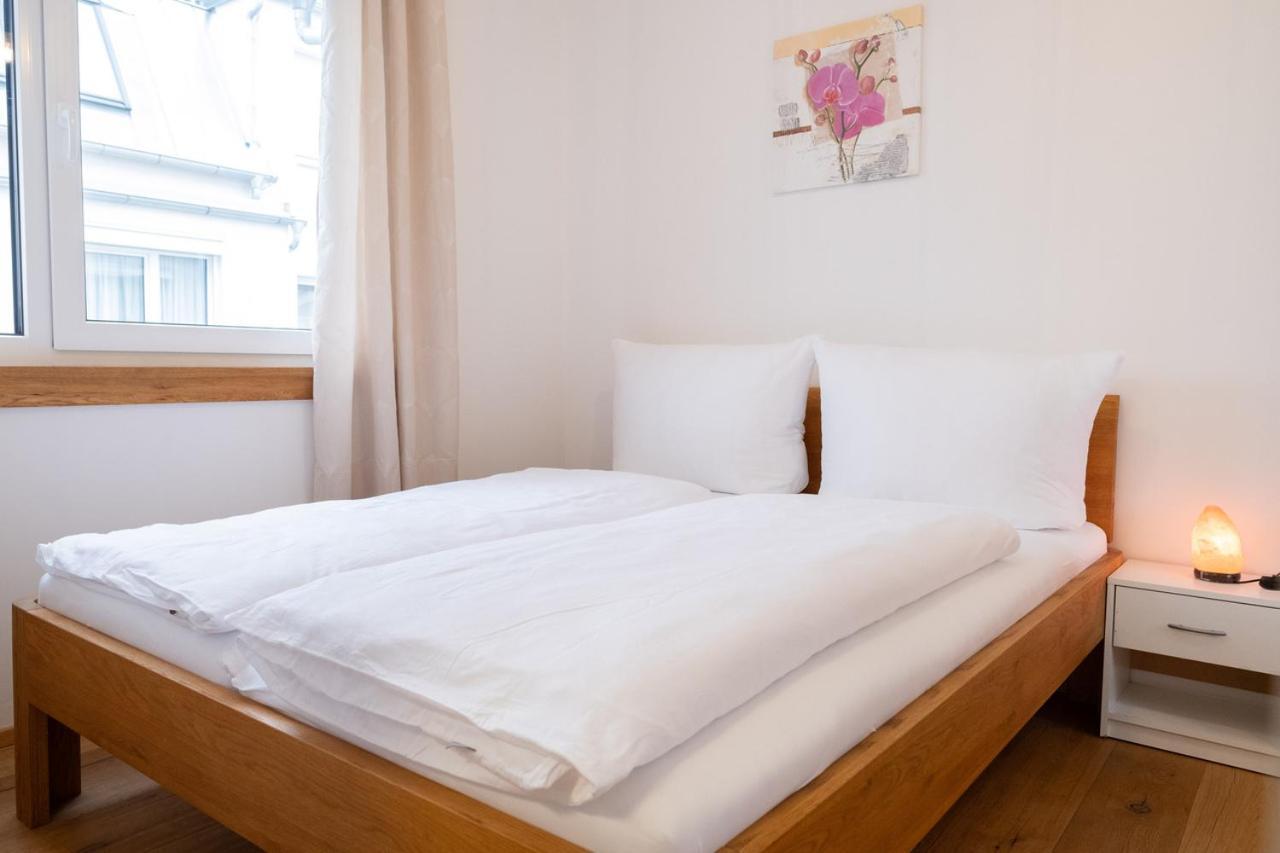 Modern Apartment W/ Cozy Balcony Near City Center Виена Екстериор снимка